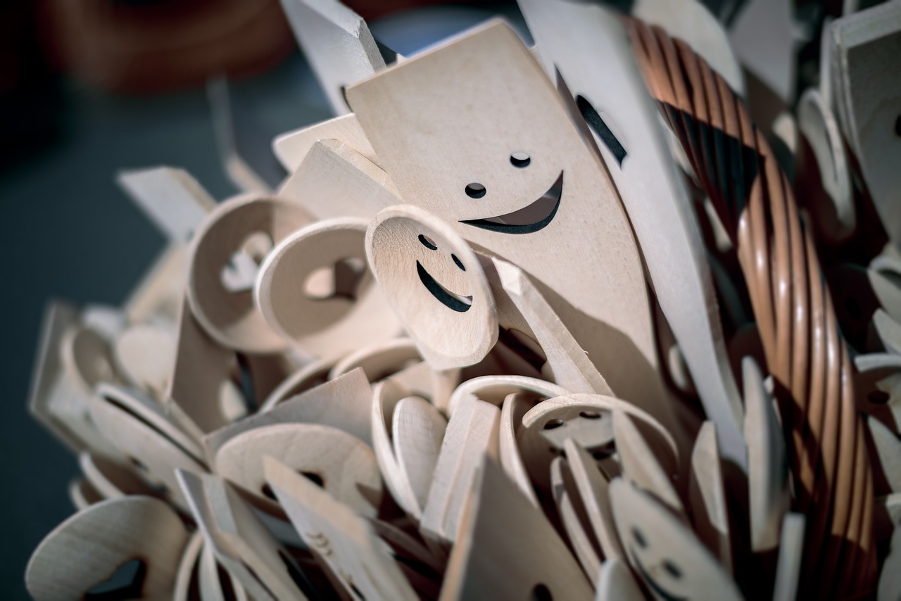 10 Creative Ways to Use Old Kitchen Utensils in Crafts